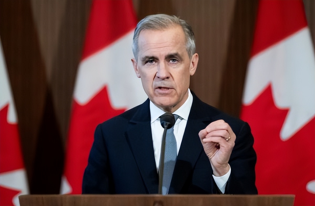 包含赛地聚焦:欧联转会期热度飙升,法兰克福完成体检,引发热议,数据趋势出现新变化的词条 包含赛地聚焦:欧联转会期热度飙升,法兰克福完成体检,引发热议,数据趋势出现新变化的词条