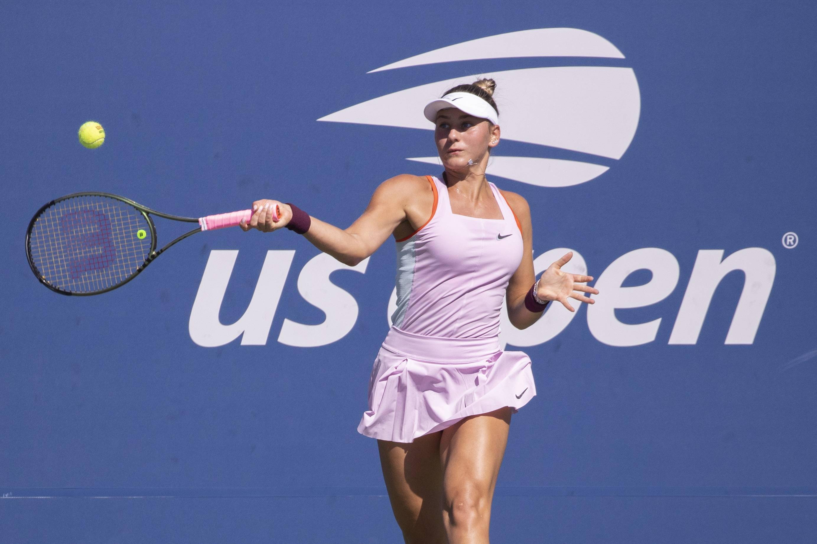 阿扎伦卡回归赛场，出色防守首场状态亮眼，皇家马德里观众沸腾！的简单介绍