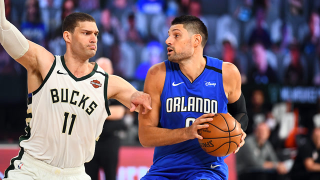 雷速竞猜-包含阿扎伦卡爆冷击败雄鹿，战术调整引爆全场！的词条